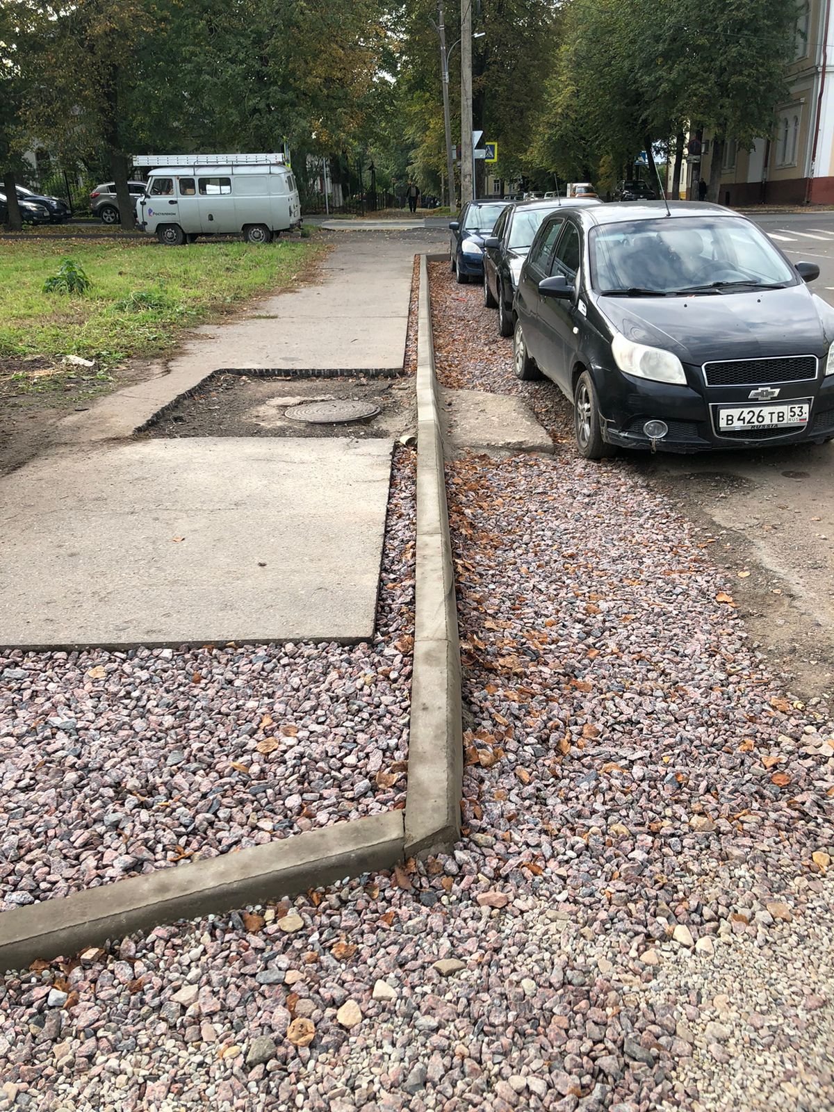 Возле здания городского ЗАГСа появятся дополнительные парковочные места.