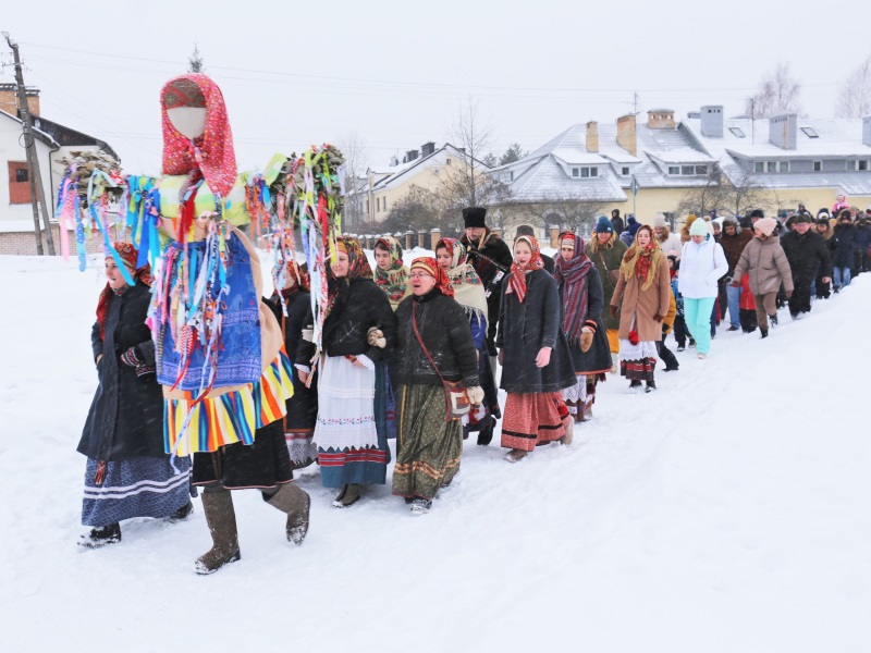 Масленичные гуляния в Великом Новгороде.