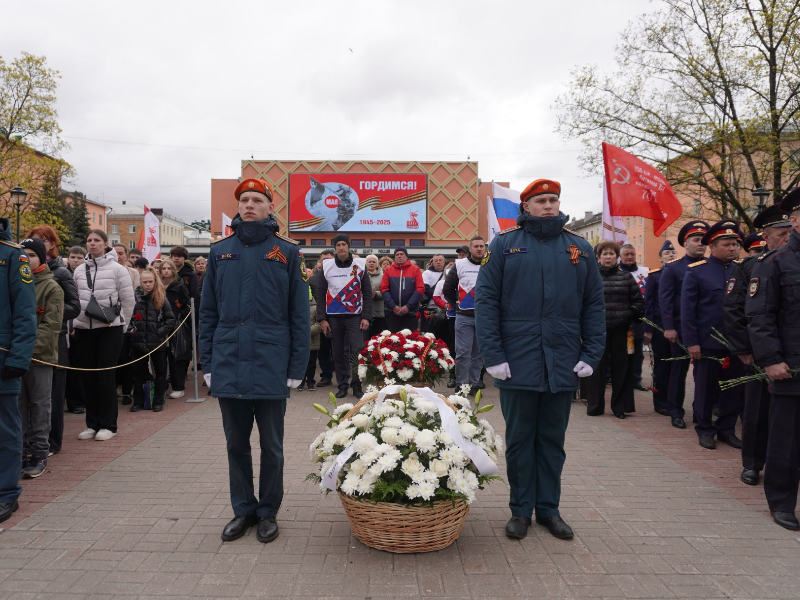 В Великом Новгороде прошел торжественный митинг, посвященный Дню Победы.