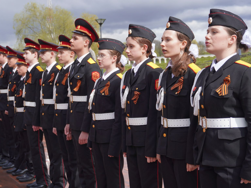У Монумента Победы прошло торжественное мероприятие в честь 9 мая.