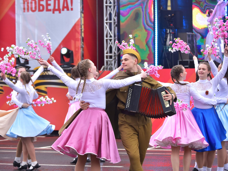 Великий Новгород празднует День Победы.