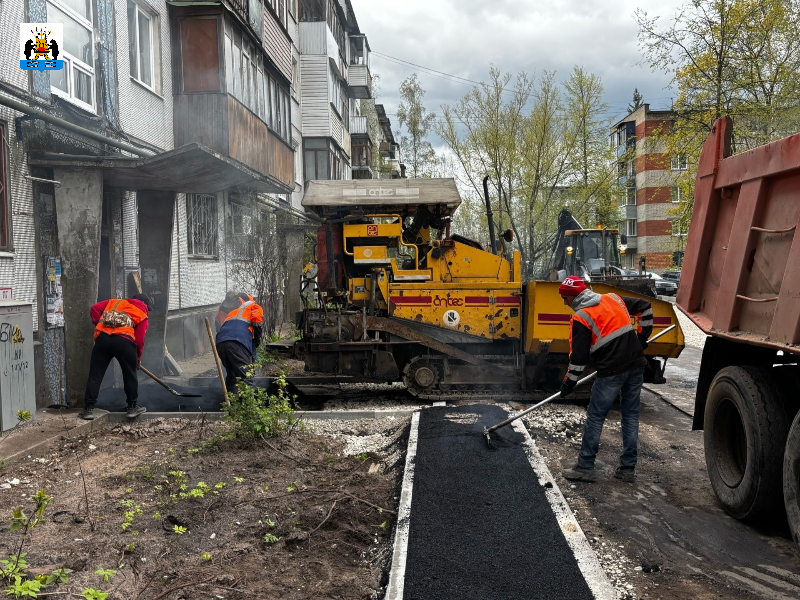 По нацпроекту благоустраивают двор дома № 28/1 на Псковской улице.