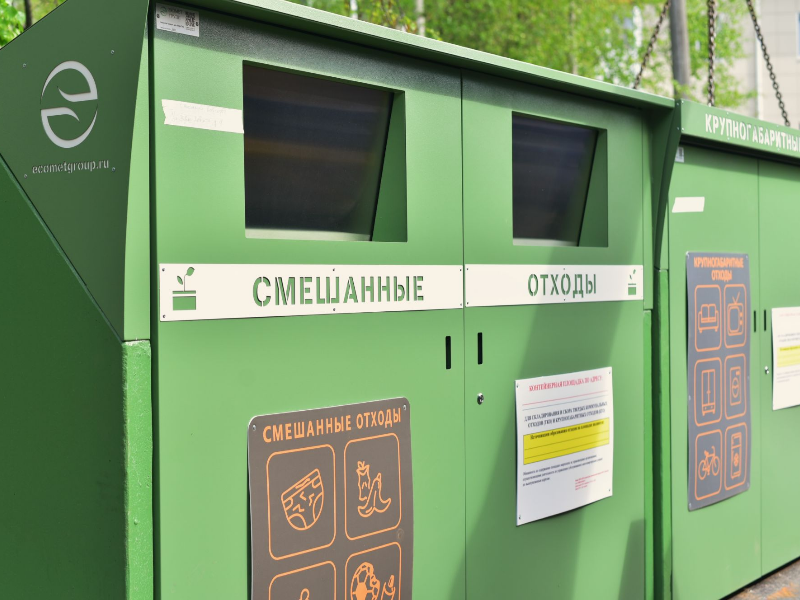 Обустройство контейнерных площадок в Великом Новгороде.