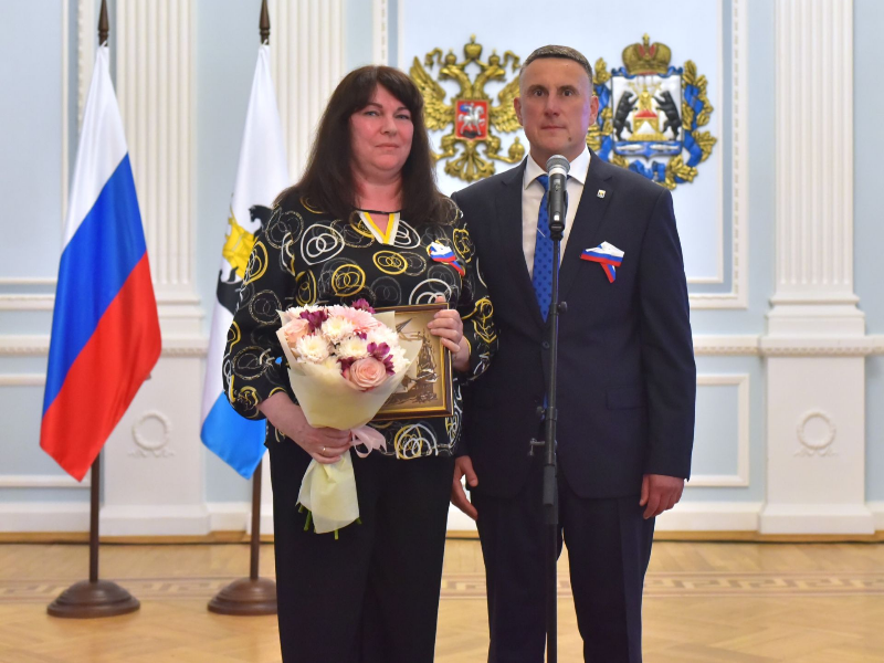 Глава города вручил Благодарственное письмо матери участника СВО.