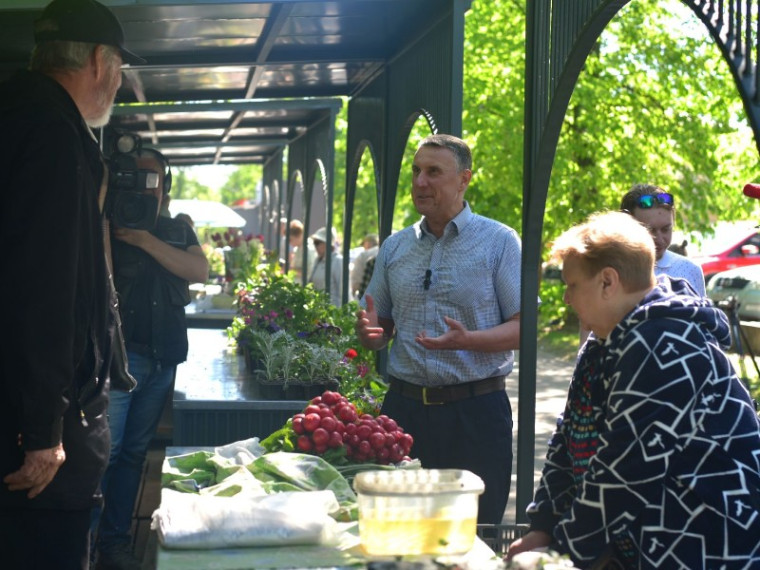 Глава города посетил новые торговые ряды на Фёдоровском ручье.