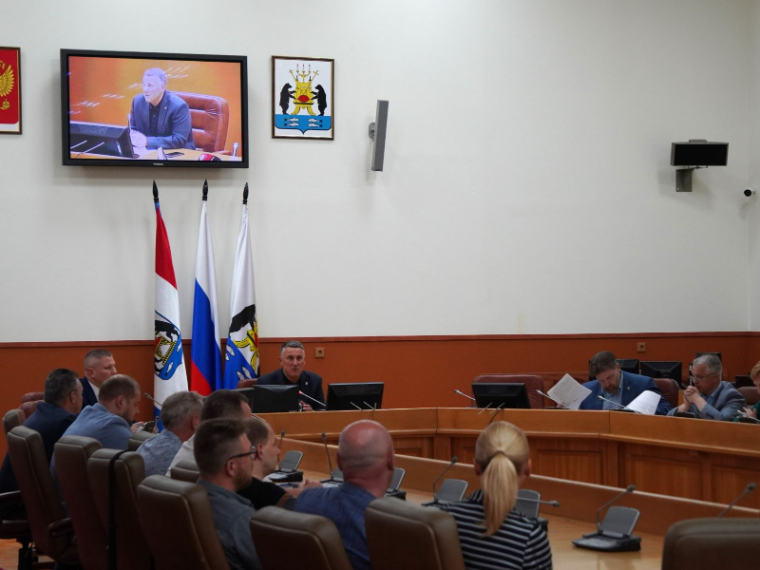 Глава города провел совещание по вопросу окоса травы. Глава города провел совещание по вопросу окоса травы.