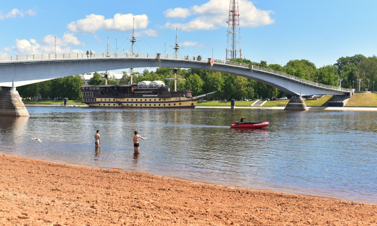 Новгородские спасатели в очередной раз напомнили новгородцам о правилах безопасности на воде.