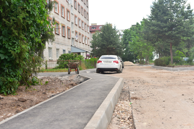 На улице Парковой в Великом Новгороде по нацпроекту построили ливневую канализацию.