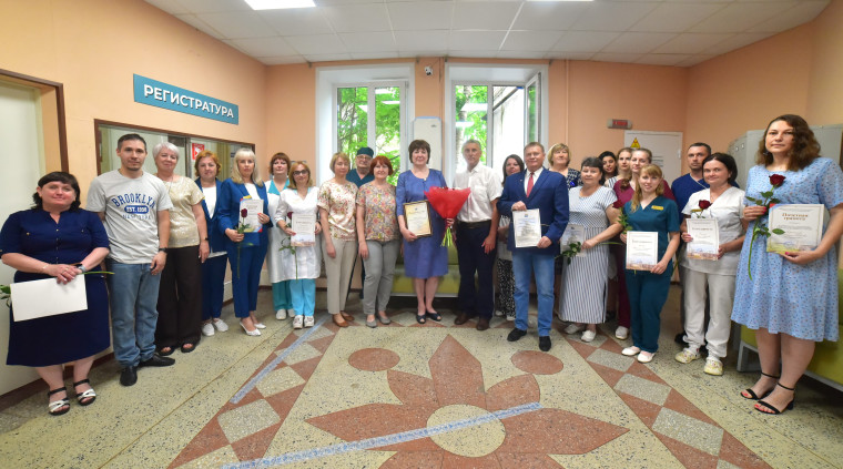 Мэр Великого Новгорода поздравил «Стоматологическую поликлинику № 2» с юбилеем.