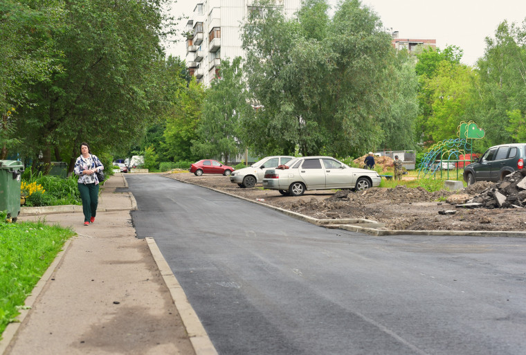 В Великом Новгороде продолжается ремонт дворов в рамках нацпроекта.