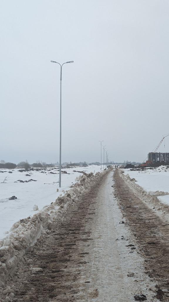 На ул. Королёва выполняют устройство сети наружного освещения.